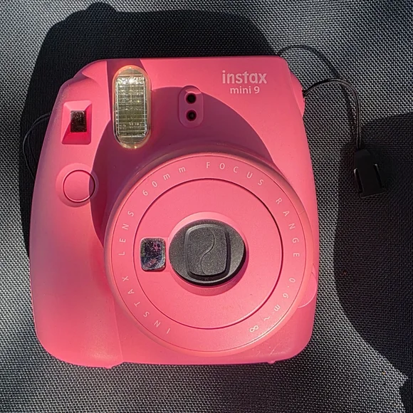 Instax Mini 9 Pink Instant Camera - Picture 1 of 2